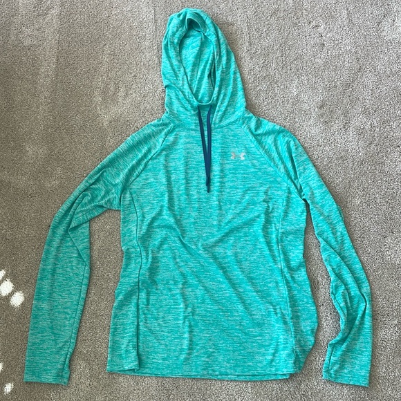 Under Armour Sweaters - Under Armour HeatGear light hoodie